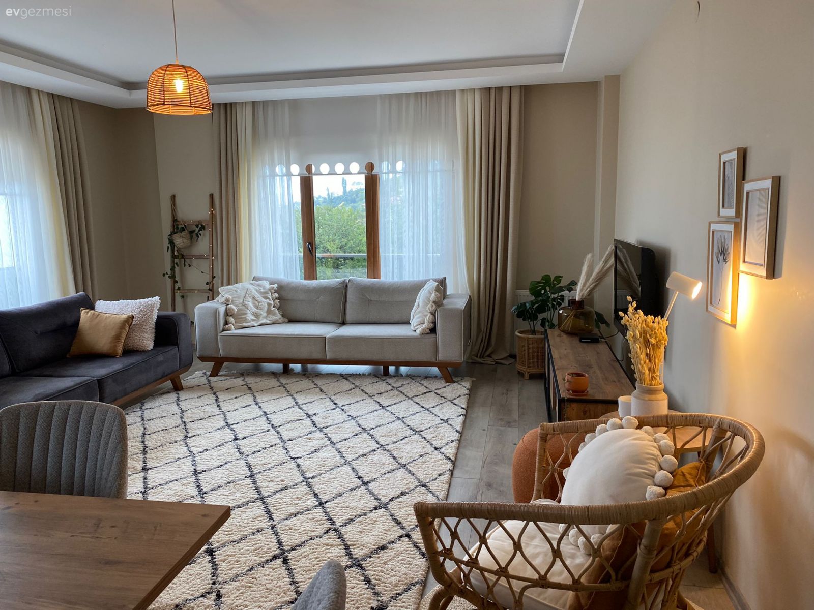 Bu Trabzon Evi Her Odasında Konforu ve Sıcaklığı Sağlayabilmiş!