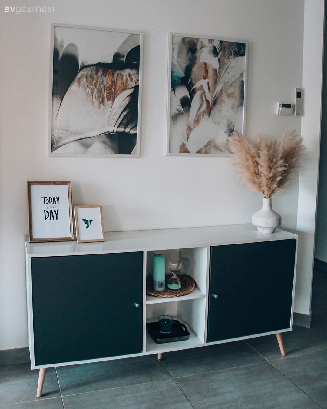 Konsol, Konsol üzeri dekoratif objeleri, Siyah, Beyaz, Tablo, Duvar dekorasyonu, İskandinav, Vazo, Ev Aksesuar