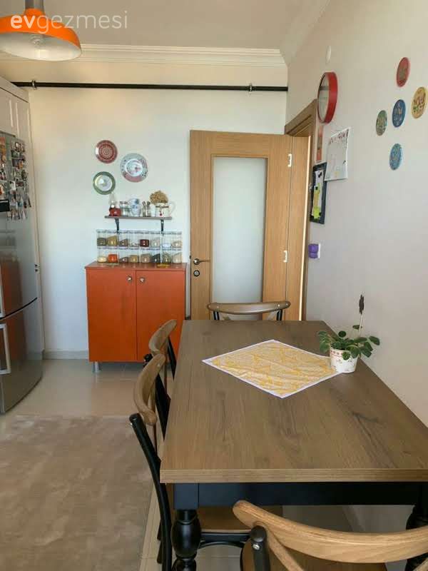 Monoton Yüzünden Boya İle Kurtulan Bu Mutfak Şimdi Çok Ferah