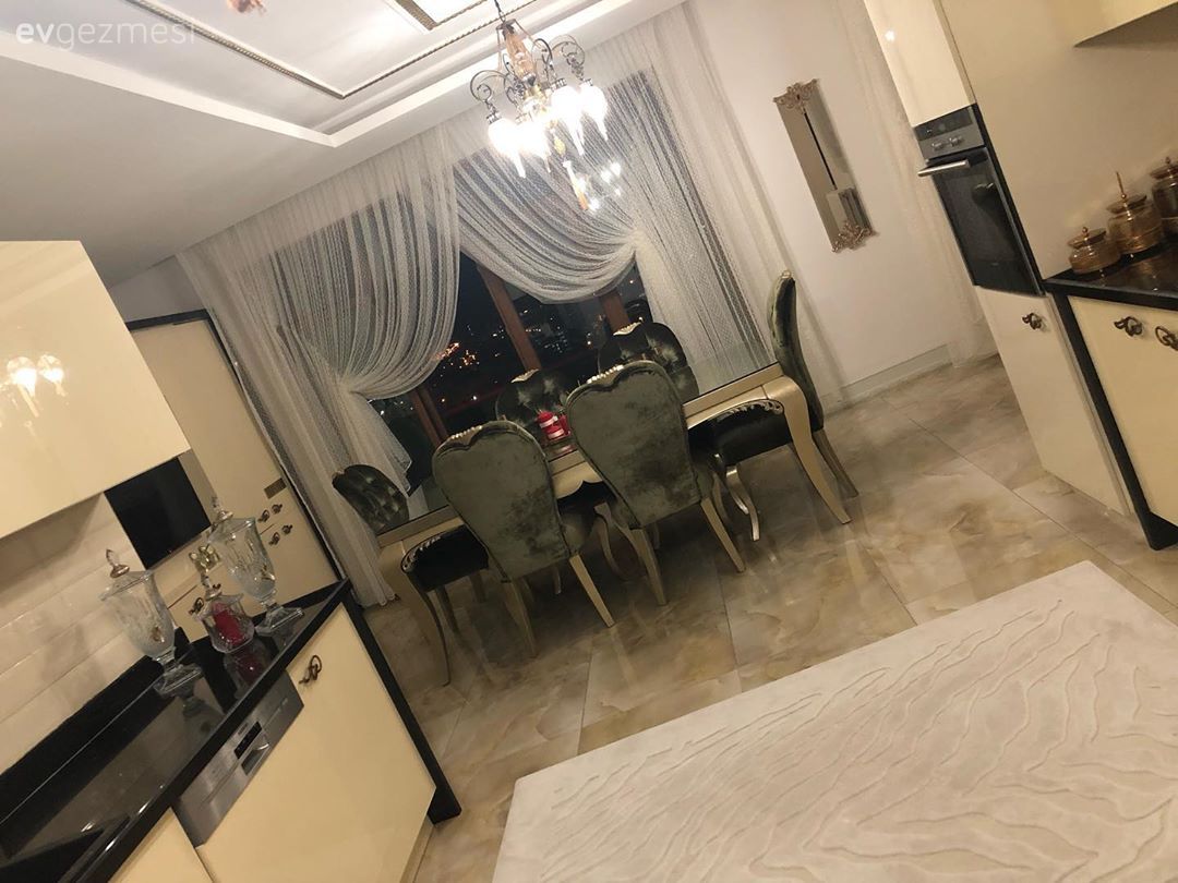 Bu Evin Dekorunda Sahibinin Eserleri Konuşuyor