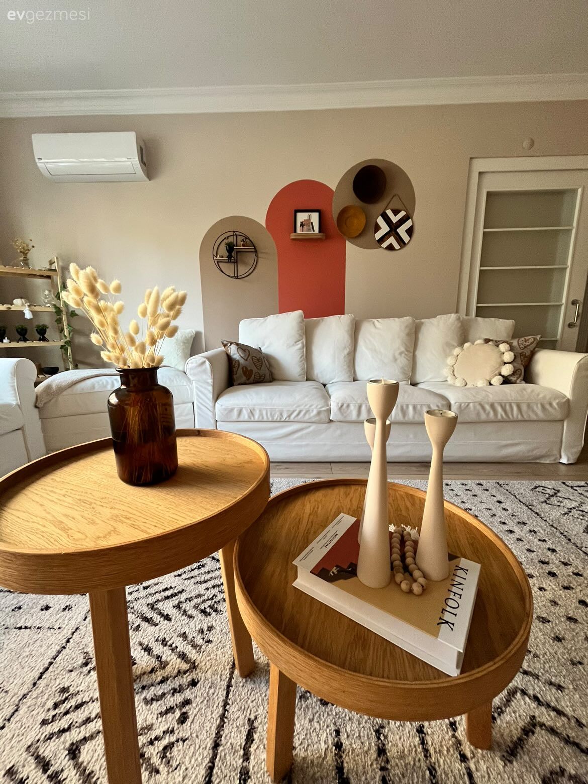 Bu İstanbul Evinde Uyumlu Renk Paleti Doğal Işıkla Aydınlatılmış!