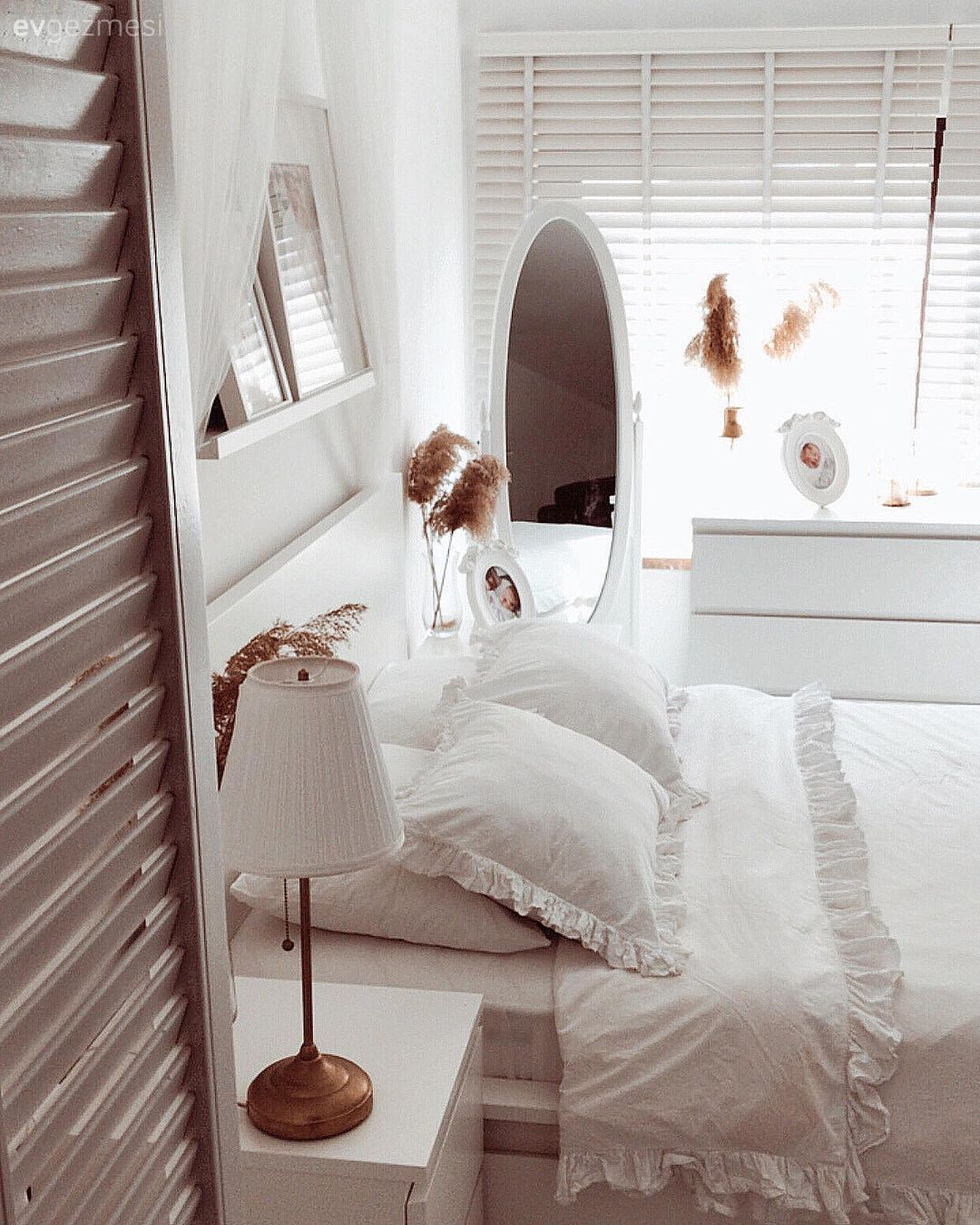 Yatak Odası, Beyaz, Yatak başlığı