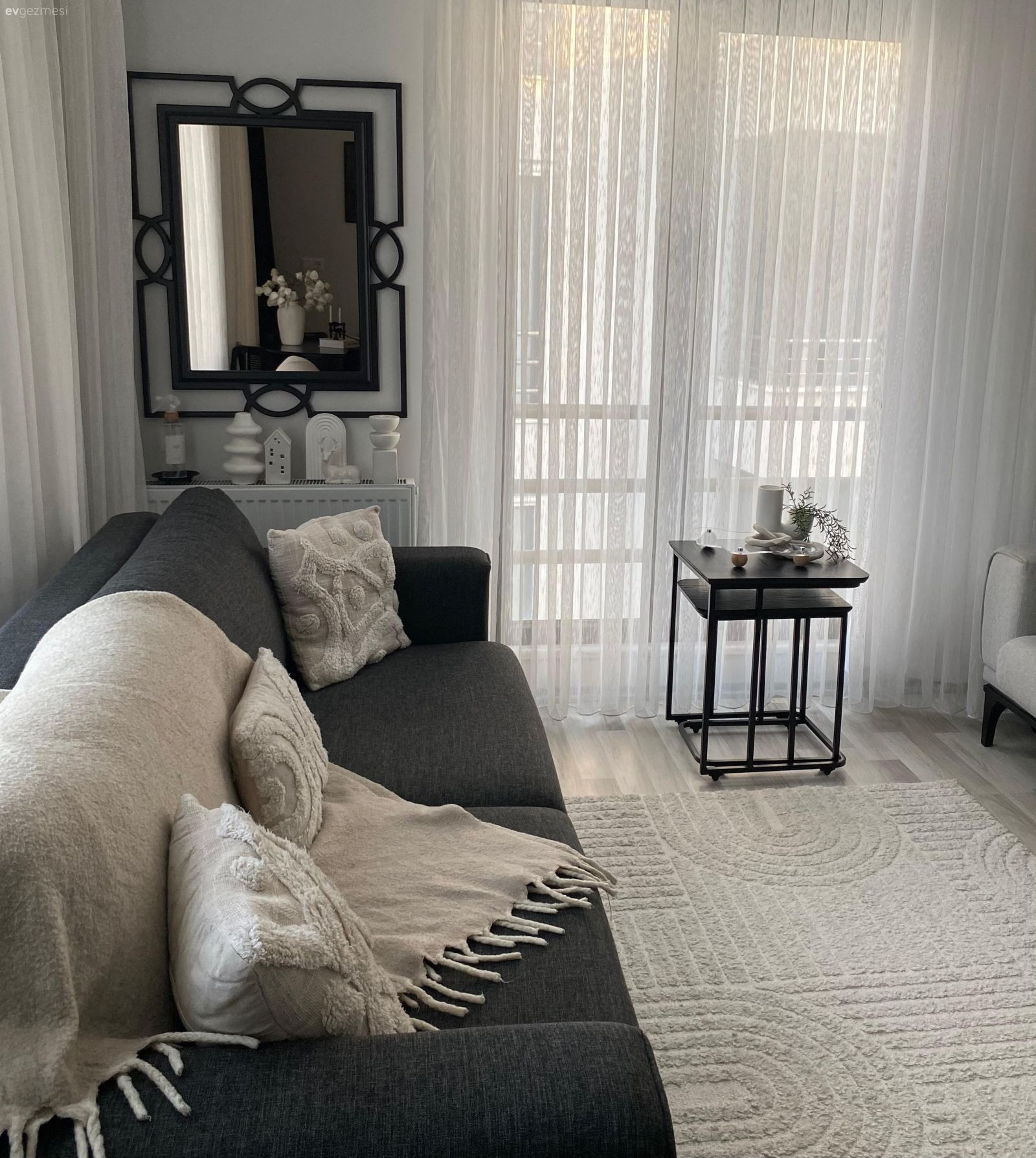 Bu Evde Her Eşya Küçük Alanlara Uygun Şekilde Seçilmiş