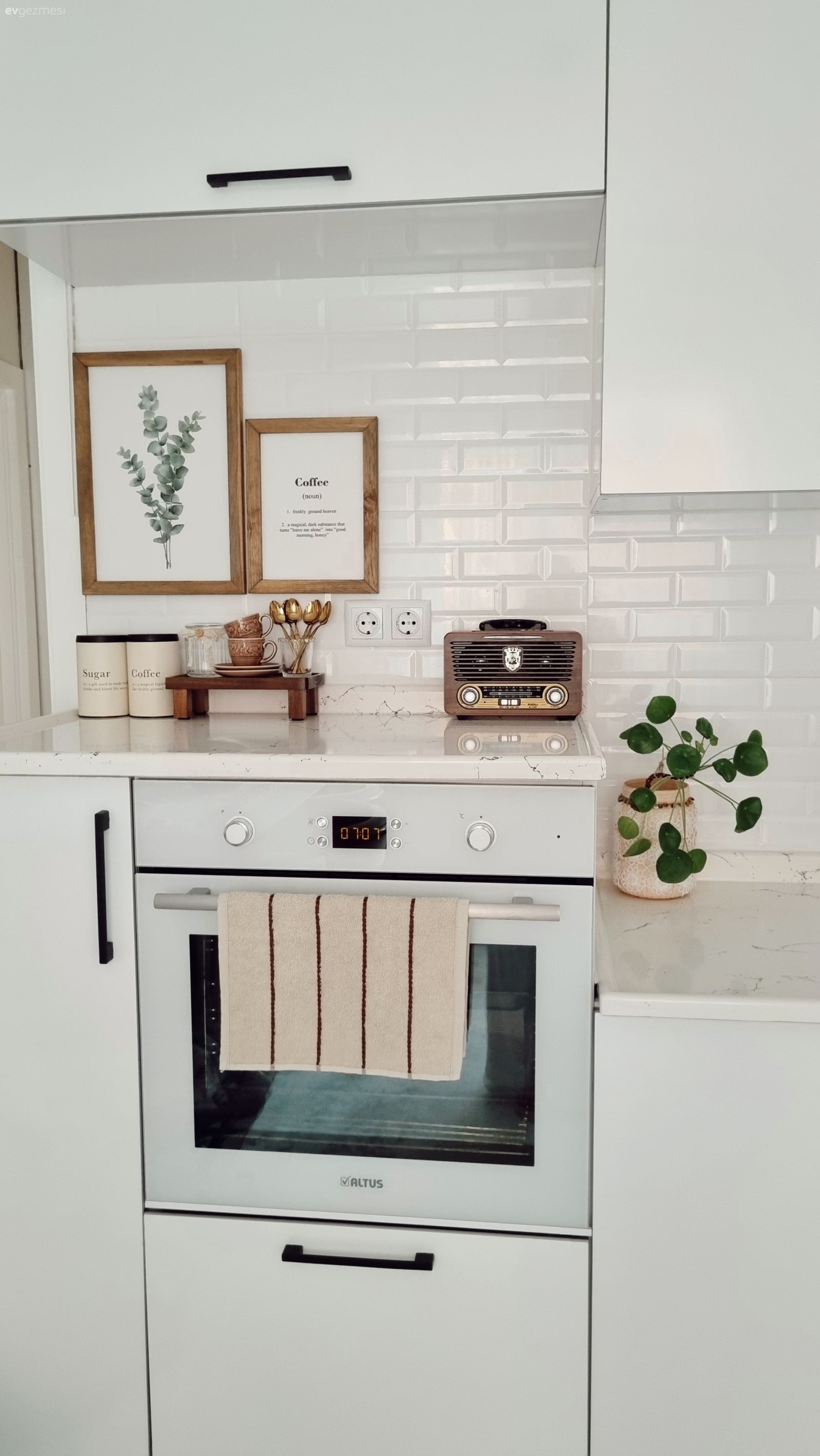 Beyaz, Mutfak tezgahı, Mutfak, Mutfak tezgah arası, Tezgah arası seramik, Ankastre, Mutfak aksesuarları