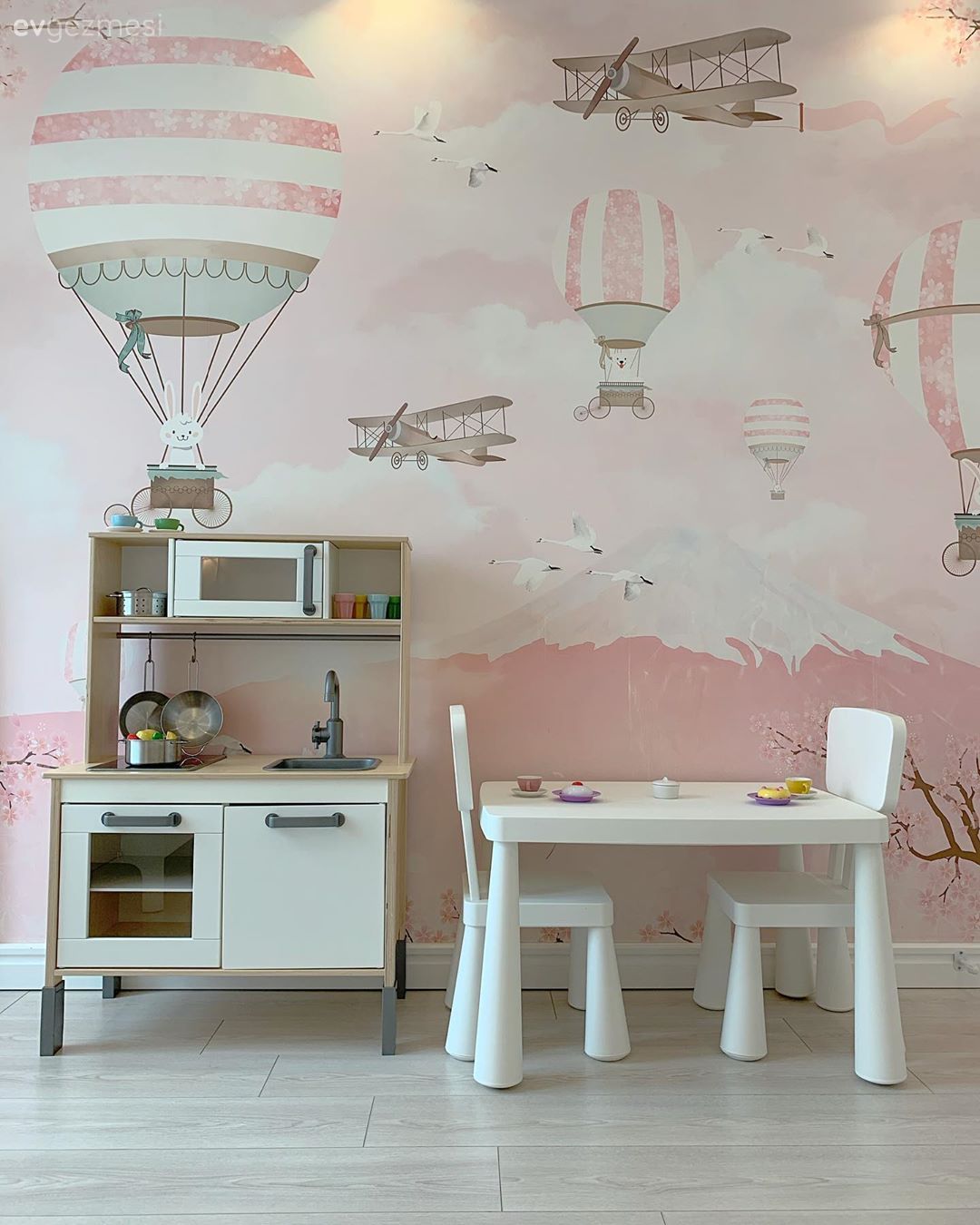 Bu Evin İçindeki En Küçük Obje Bile Art Dekodan Bir Şeyler Almış