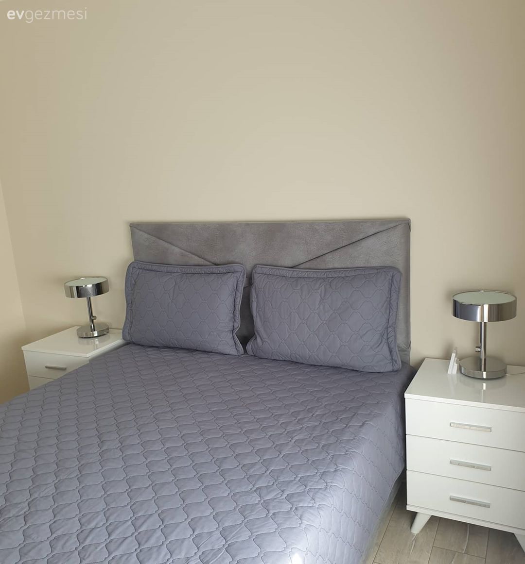 Yatak Odası, Beyaz, Gri, Komodin, Abajur, Aydınlatma