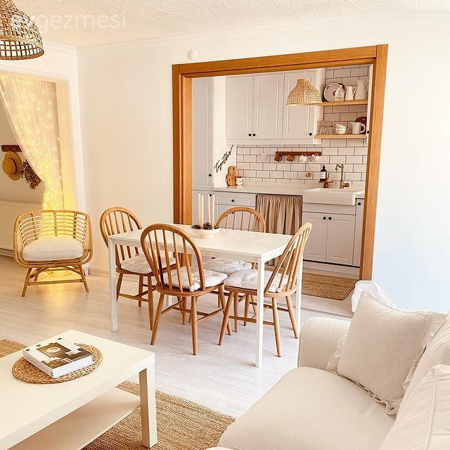 Bu Şirin Evde Beyaz ve Ahşap Her Köşede Kol Kola!