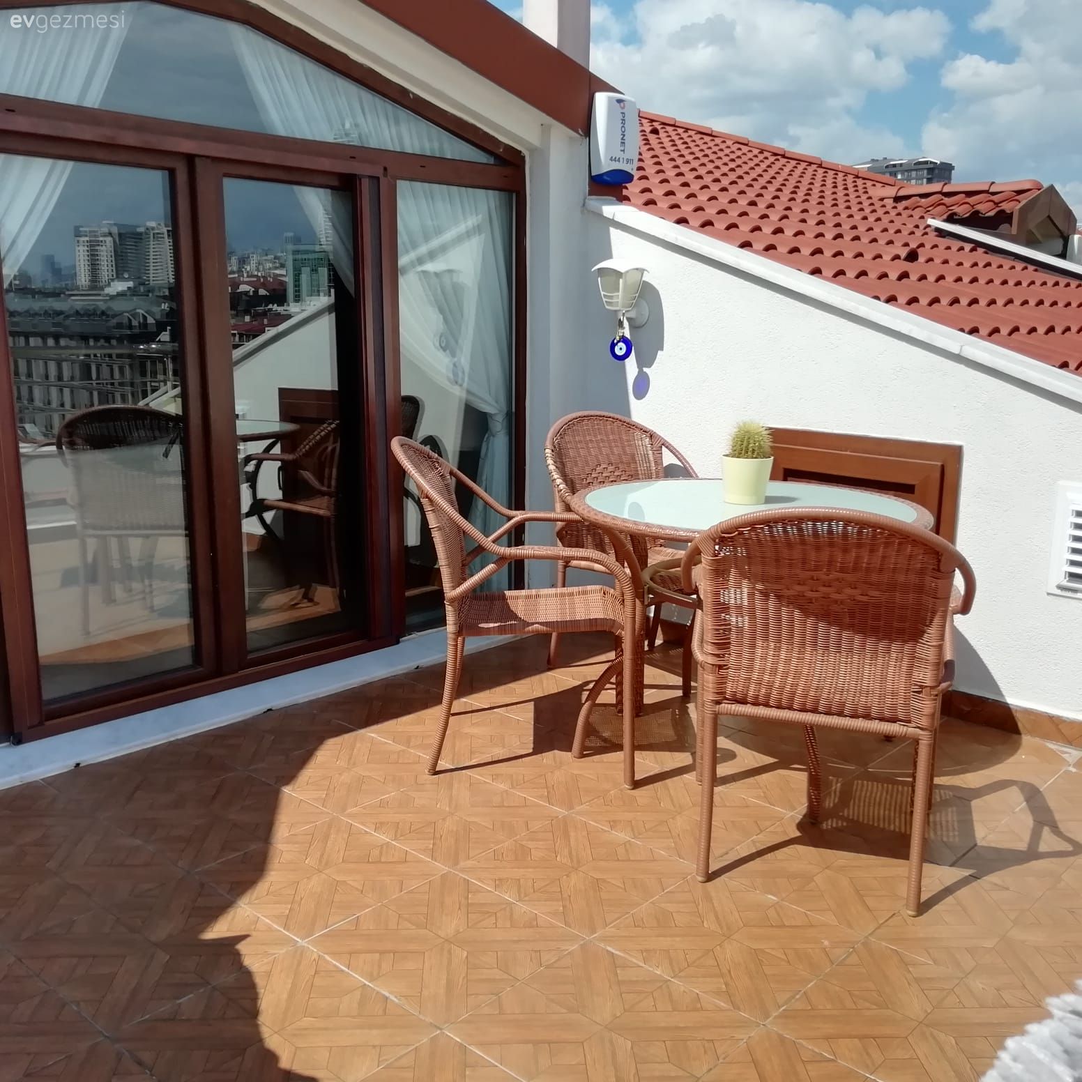 Teras, Balkon masası, Sandalye, Hasır