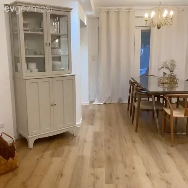 Yemek Odası, Beyaz, Kahverengi, Sandalye, Yemek masası, Vitrin, Avize, Aydınlatma, Yemek odası avizesi, Parke