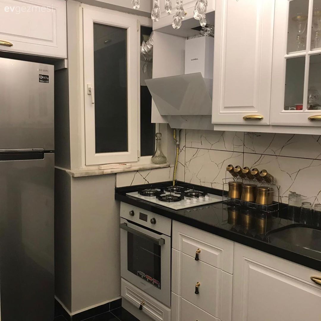 Öncesi&Sonrası: Eski Bir Evden Ortaya Çıkan Şık Bir Dekor