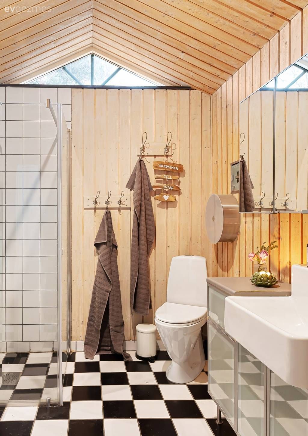 Müstakil Ev Modelleri: 140 M2 İki Katlı Balkonlu Ev!