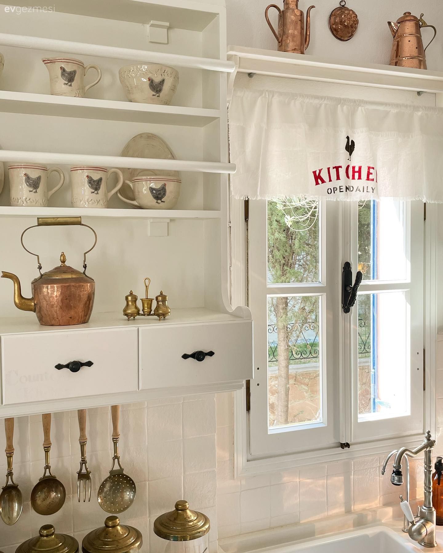 Mutfak, Country, Beyaz, Beyaz mutfak, Kırmızı, Mutfak aksesuarları, Mutfak rafı, Terek