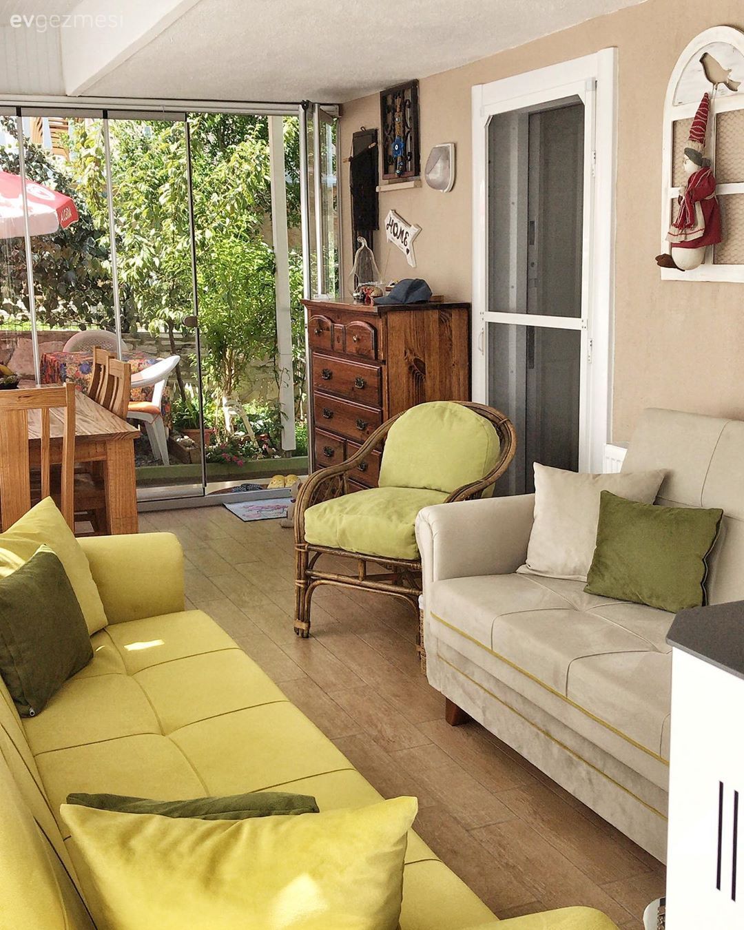 Balkon, Balkon oturma grubu, Hasır sandalye, Yeşil, Kahverengi, Krem, Ahşap Mobilya