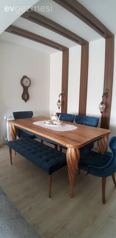 Bu Salonun Her Yerine Ahşabın Sıcaklığı Sinmiş