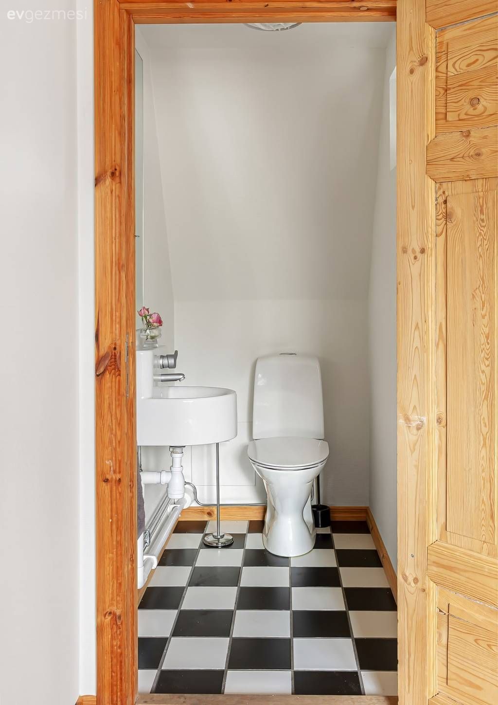 Müstakil Ev Modelleri: 140 M2 İki Katlı Balkonlu Ev!