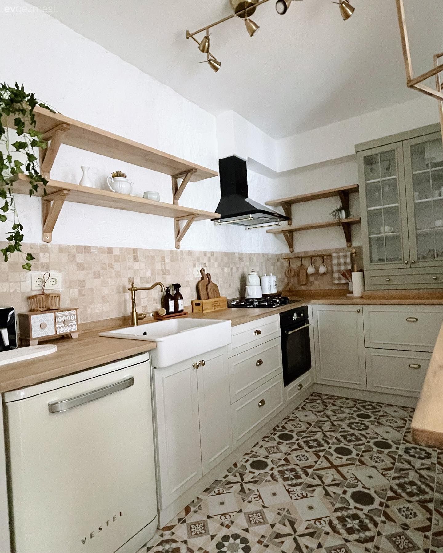 Tezgah arası seramik, Mutfak, Mutfak zemin seramikleri, Beyaz, Mutfak Avize Modelleri, Krem, Davlumbaz, Bej, Mutfak aksesuarları, Mutfak rafı, Spot aydınlatma, Mutfak tezgahı, Mutfak tezgah arası, Aydınlatma, Siyah, Rustik, Country, Vizon