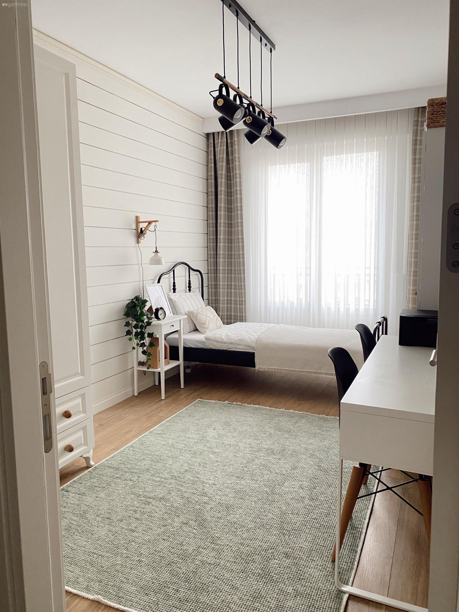 Öncesi&Sonrası: Değişimi Çok Seven Bu Evde Duvarlar Hep Hareketli!