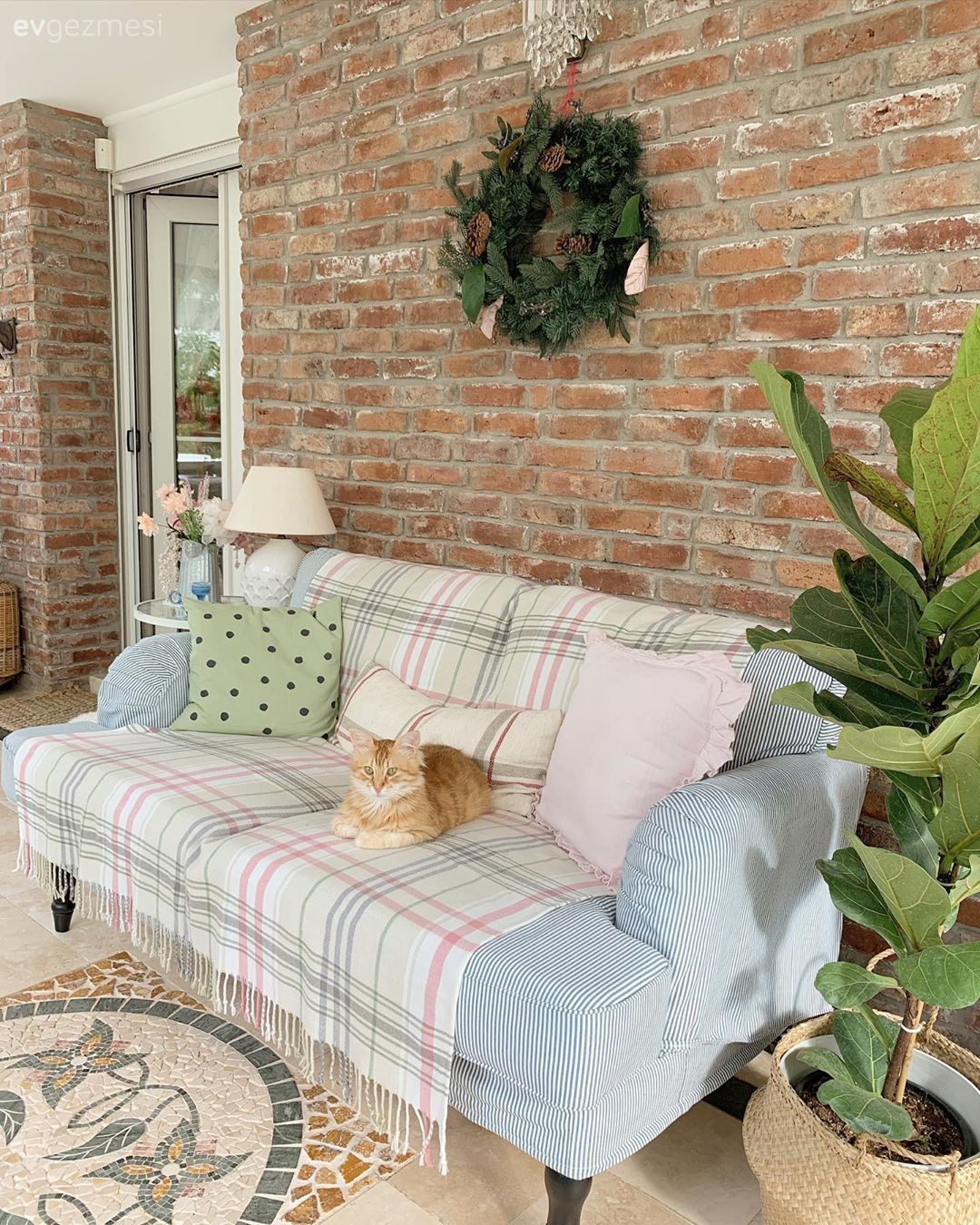 Bu Naif Evin İçinde Bütün Desenler Neşeyle Buluşmuş!