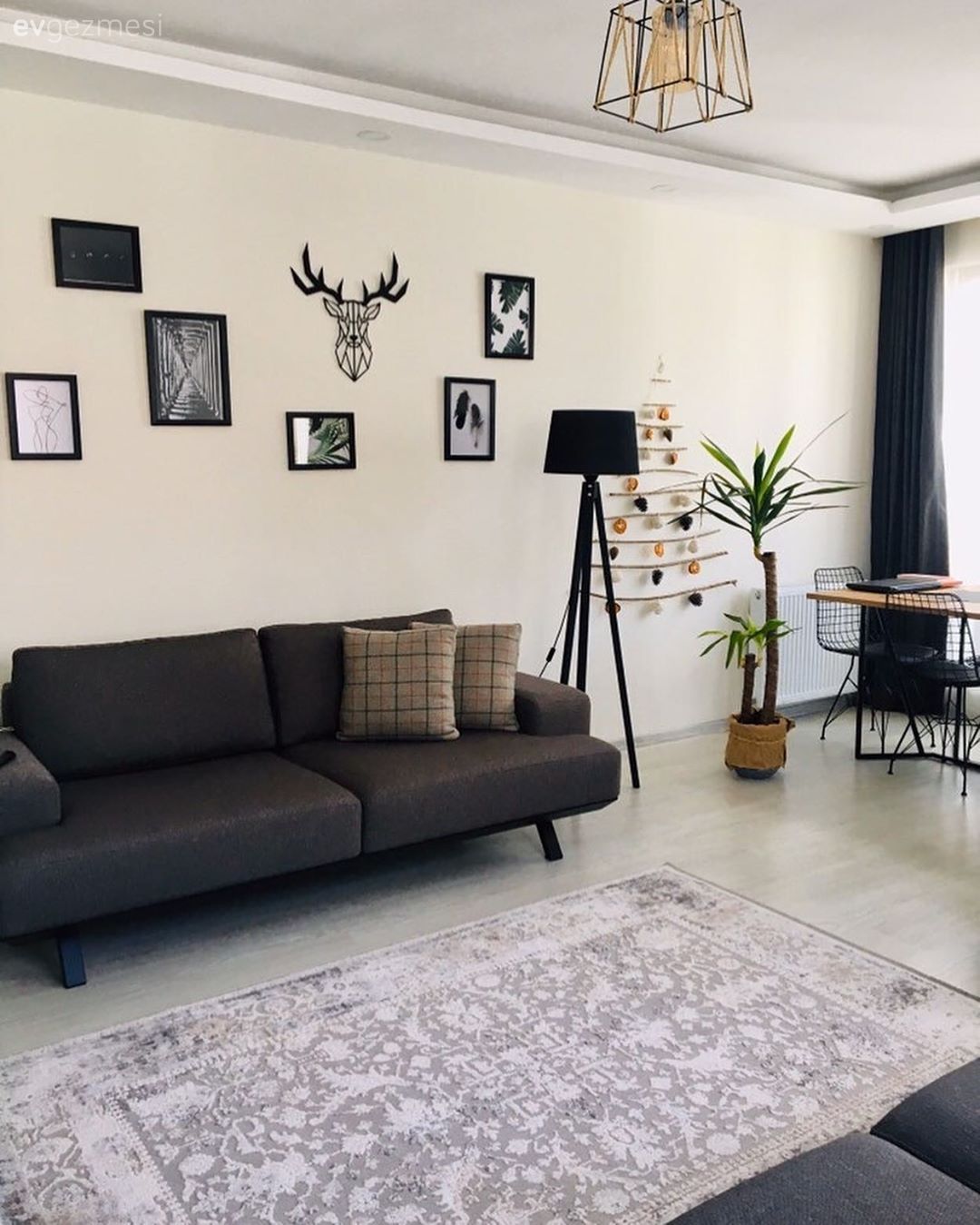 Bu Evin Sahibinin Adı 