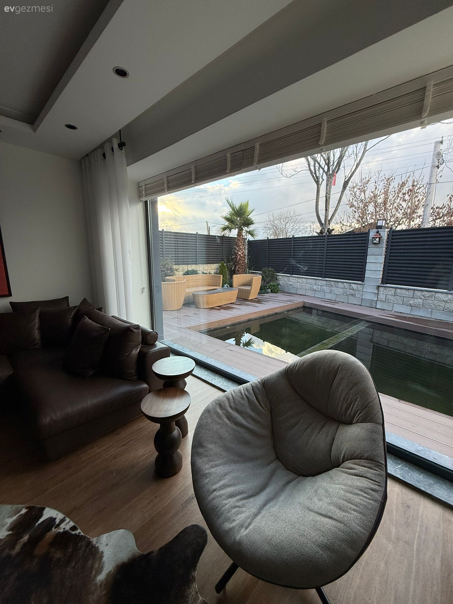 Bej, Kahverengi, Köşe koltuk, Koltuk takımı, Deri koltuk, Parke, Dekoratif Objeler, Modern