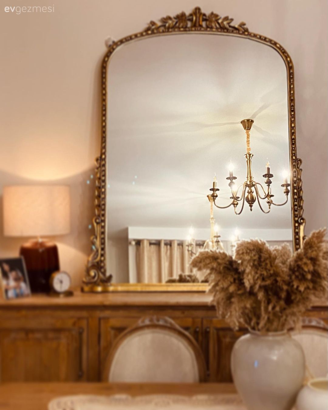 Bu Zarif Evin Makyajı Abartıya Kaçmadan Yapılmış