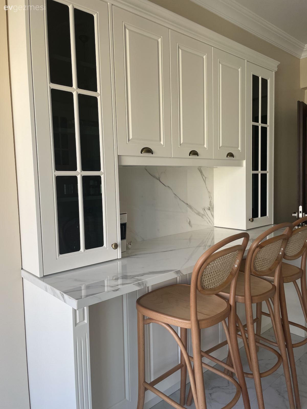 Beyaz, Shaker kapaklı dolaplar, Mutfak, Sandalye, Hasır sandalye, Bar masa & sandalyeleri