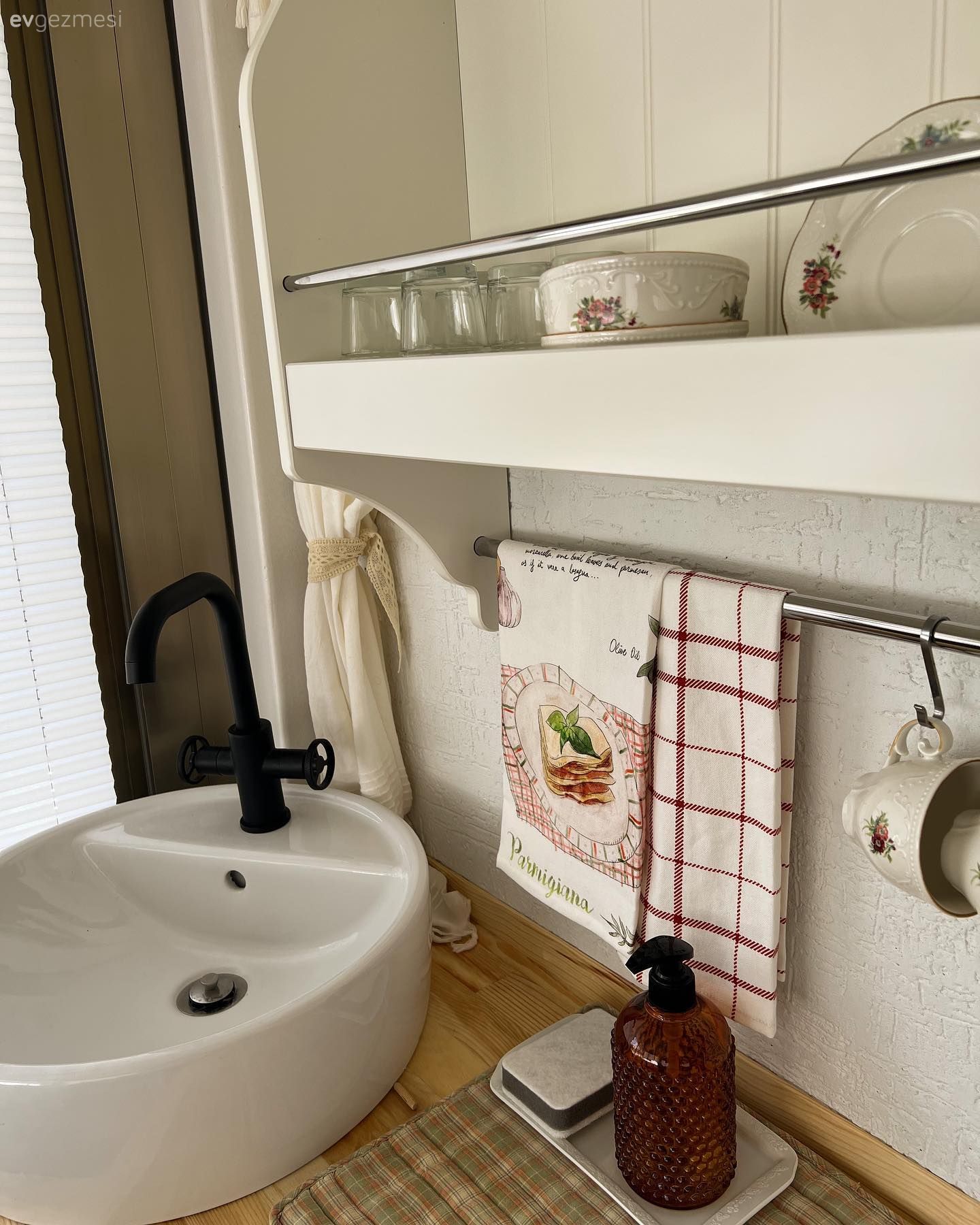 Bu Teras Mutfağının Ortaya Çıkmasında Eski Konsolun Payı Büyük!