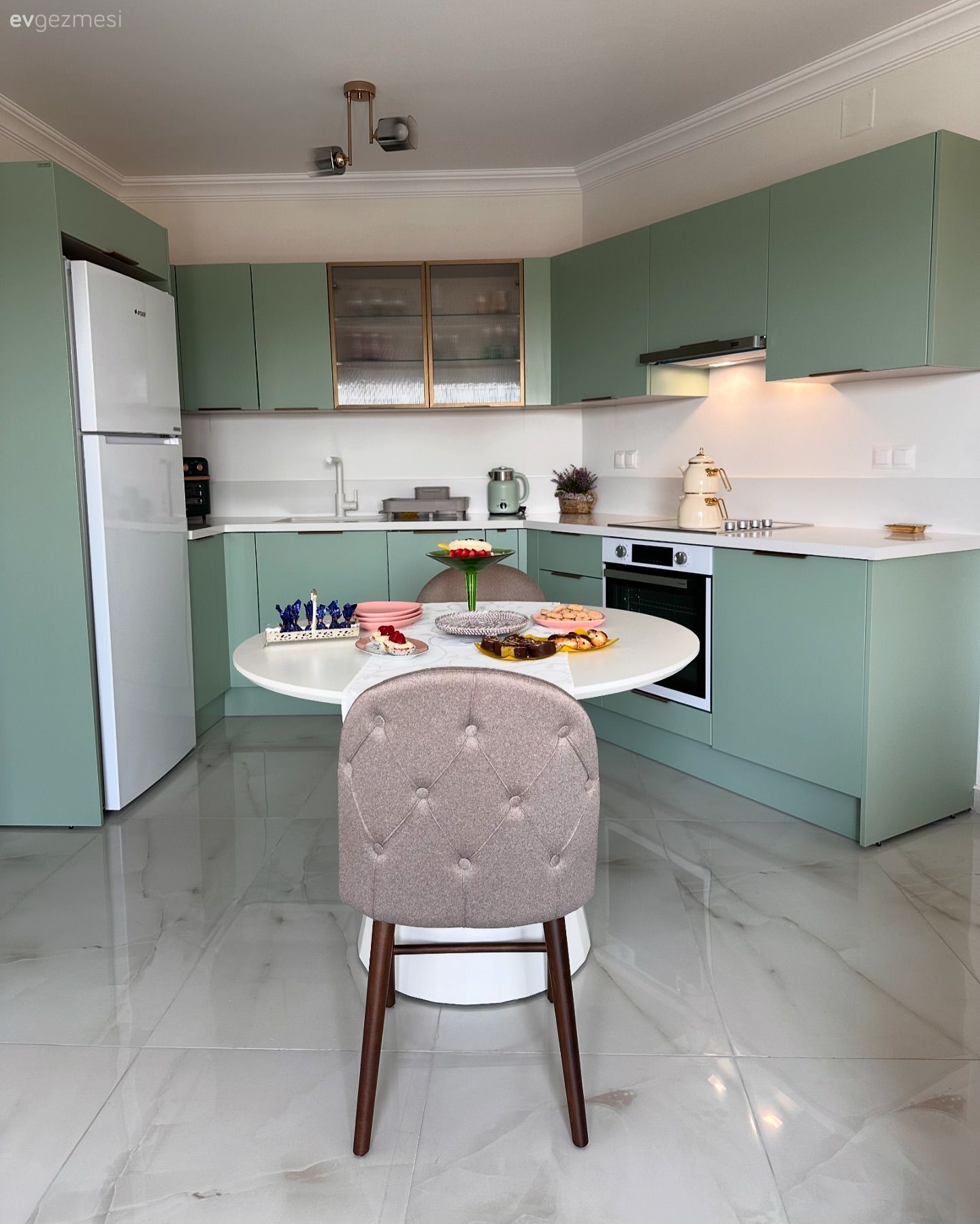 Su Yeşili Mutfak Hayali Olan Bu Hatay Mutfağına Mutlaka Baksın!