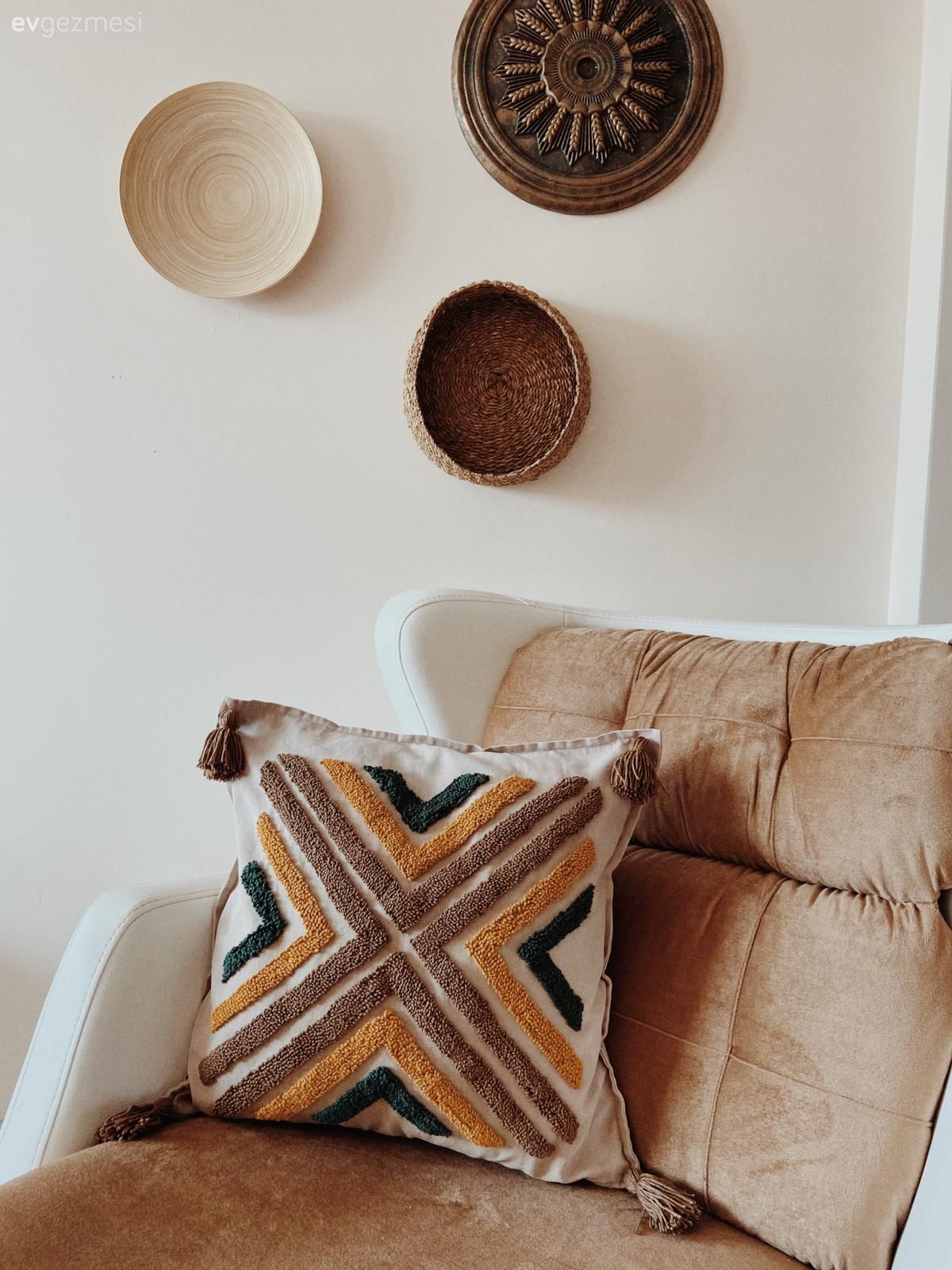 Kahverengi, Krem, Duvar dekorasyonu, Kırlent, Ev tekstili, Desenler