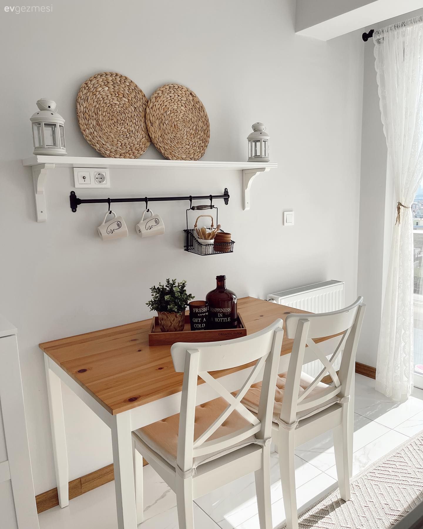 Mutfağında Yer Olmayanlar İçin İki Kişilik Masa Modelleri!