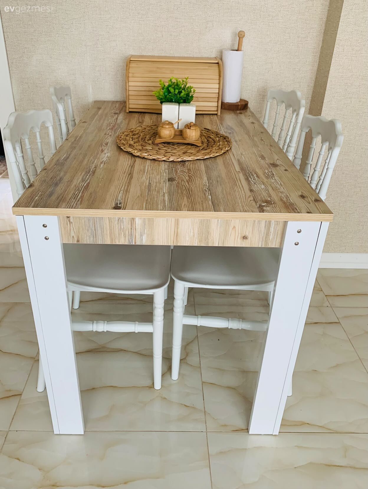 Sandalye, Mutfak masası, Beyaz ve ahşap mutfak, Mutfak