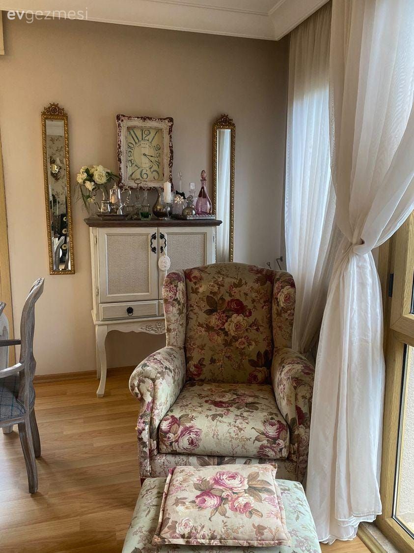 Bahçe Katındaki Bu Ev Geçmiş ile Bugün Arasında Bağlantı Kurmuş!