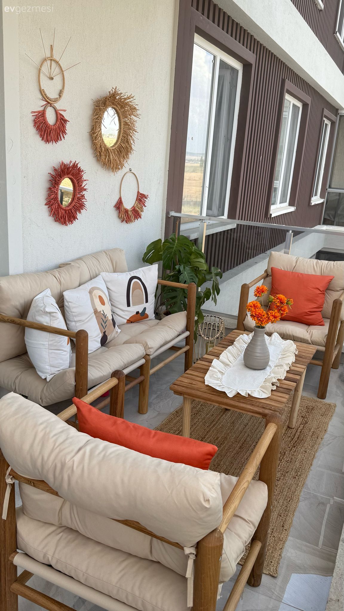 Bu Afyon Balkonu Konfor ve Keyif İçin Gerekenlere Sahip