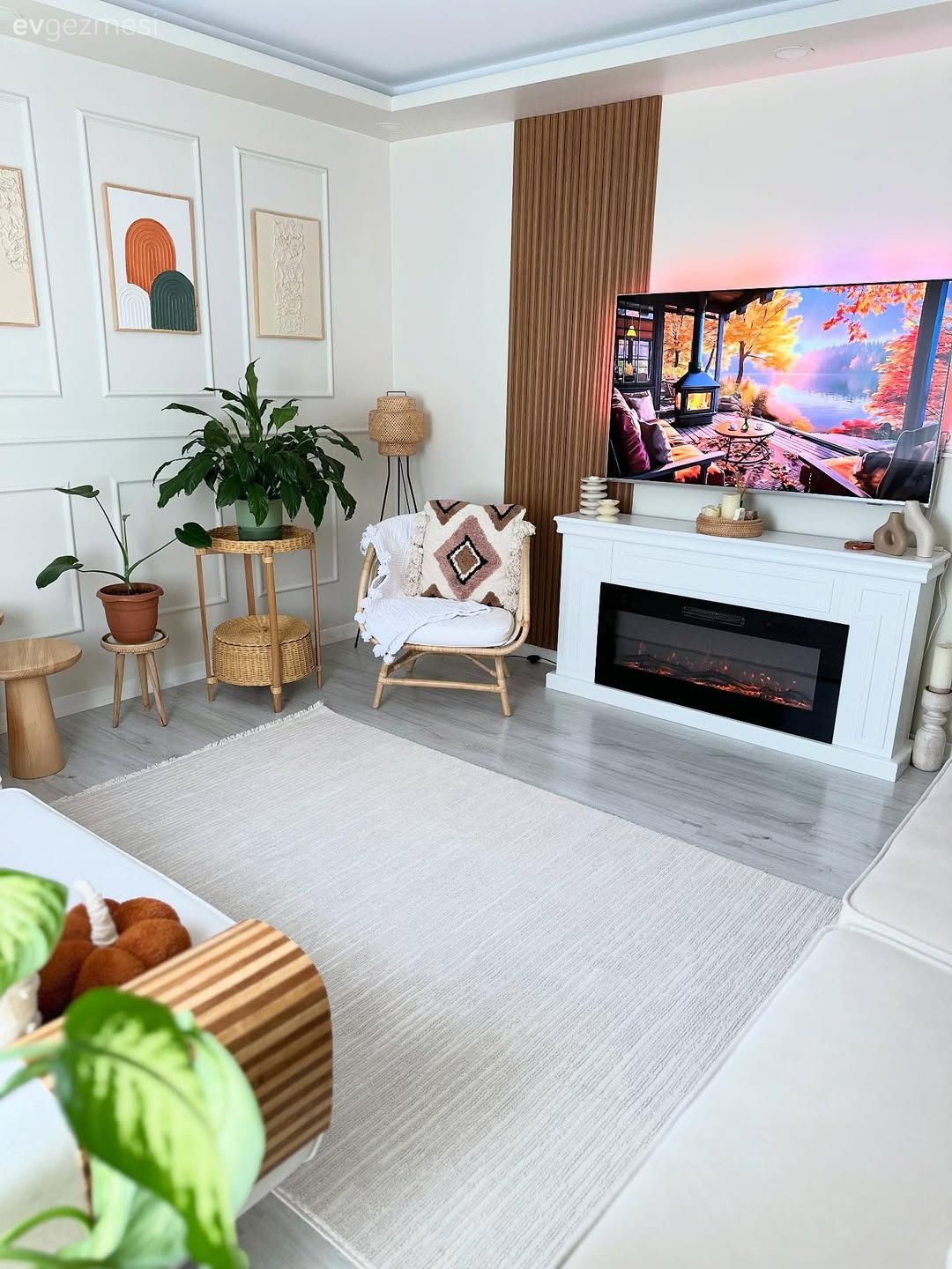 Bu Salonda Eşyalar Arasında Yeteri Kadar Alan Var