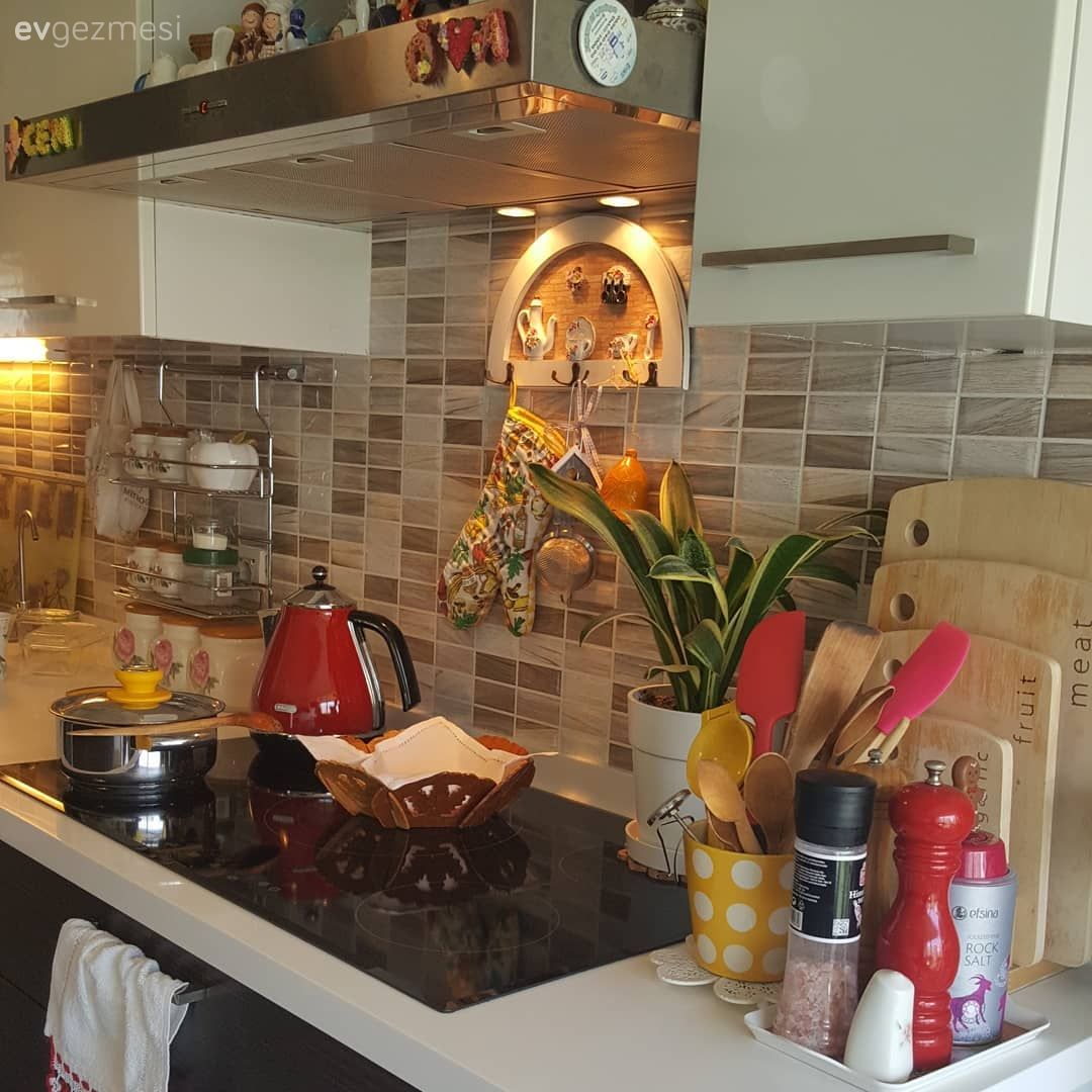 Mutfak, Beyaz, Kahverengi, Tezgah arası seramik, Mutfak tezgah arası, Ankastre, Mutfak aksesuarları