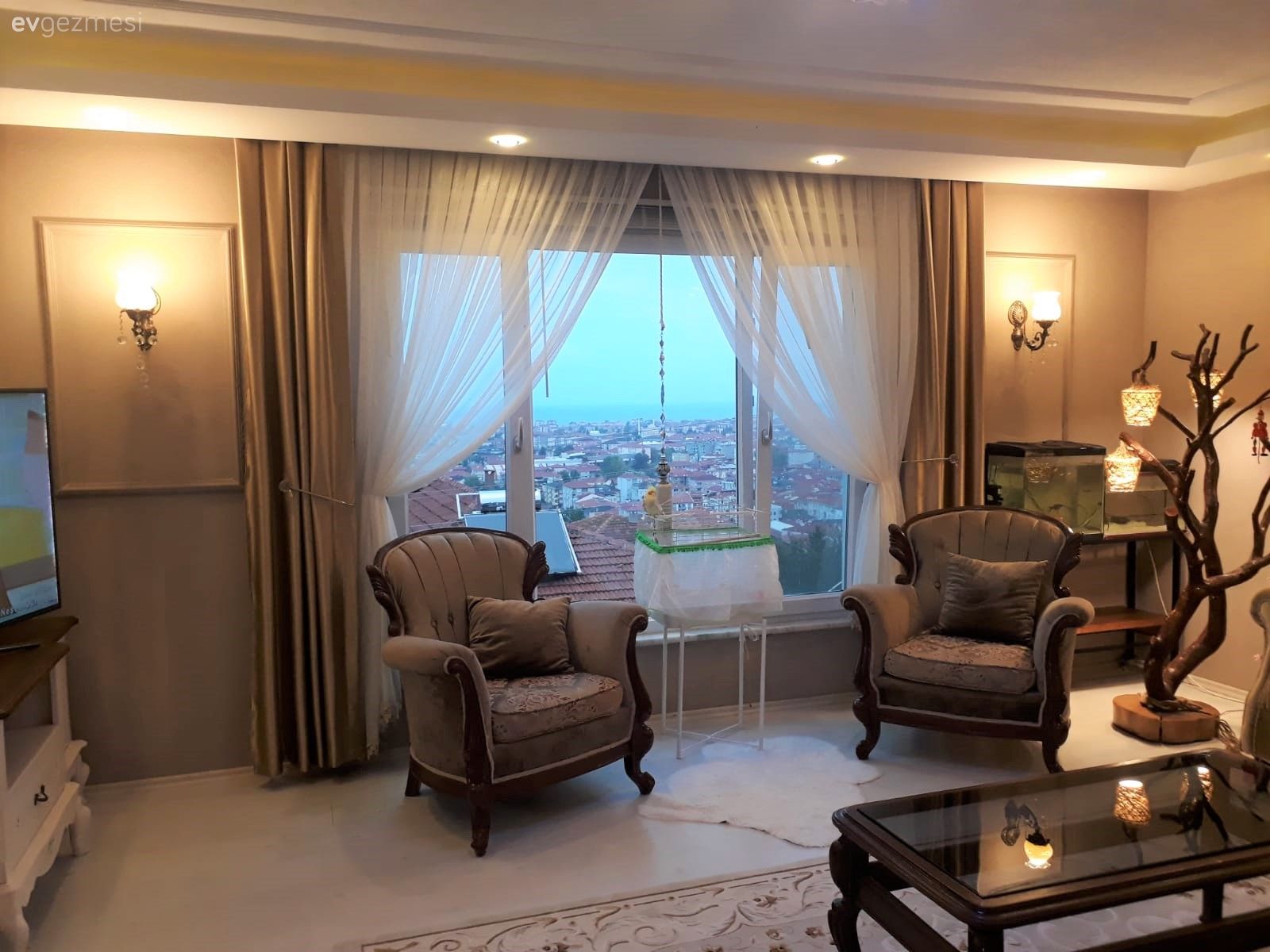 Bu Sakarya Evinde Yeni Mobilya Almak Out, Eskileri Elden Geçirmek In!