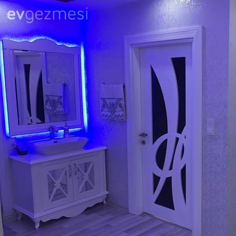 Antre, Beyaz, Lazer kesim kapı, Ayna, Led aydınlatma, Aydınlatma, Spot aydınlatma, Banyo lavabosu