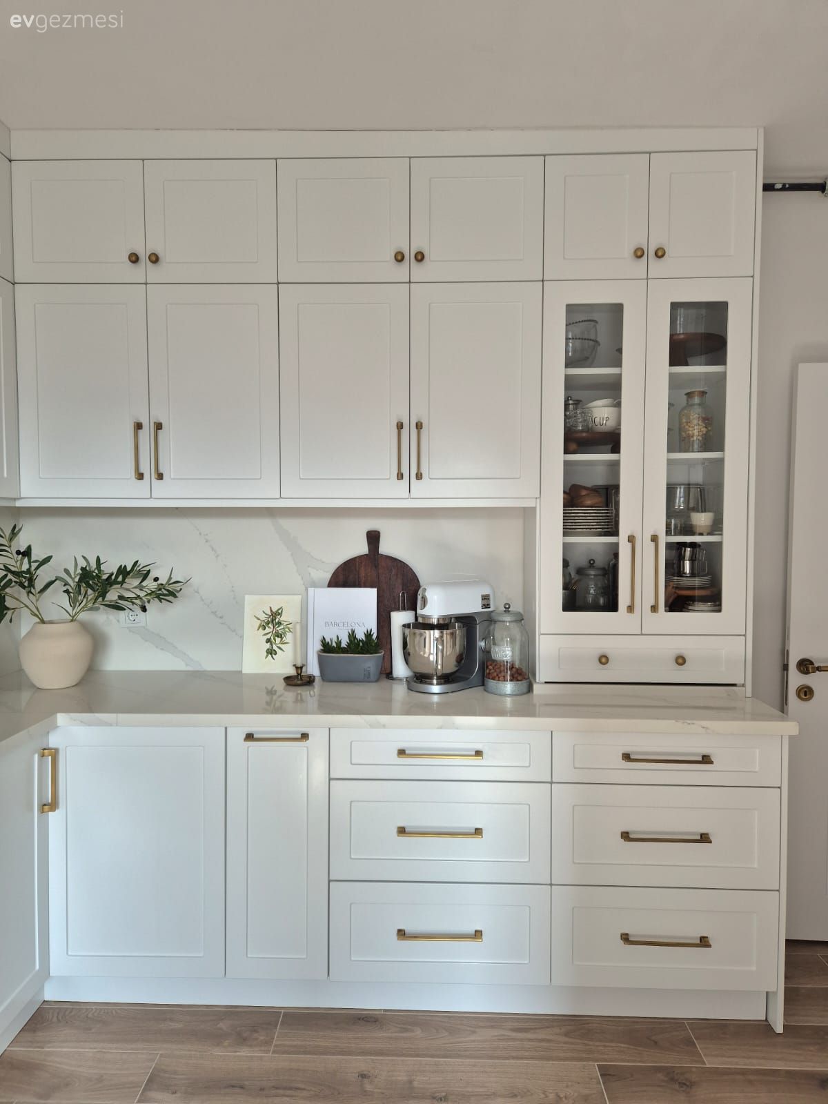 Tavana Kadar Dolaplı Bu Kocaeli Evinde Eşya Koyacak Yer Çok