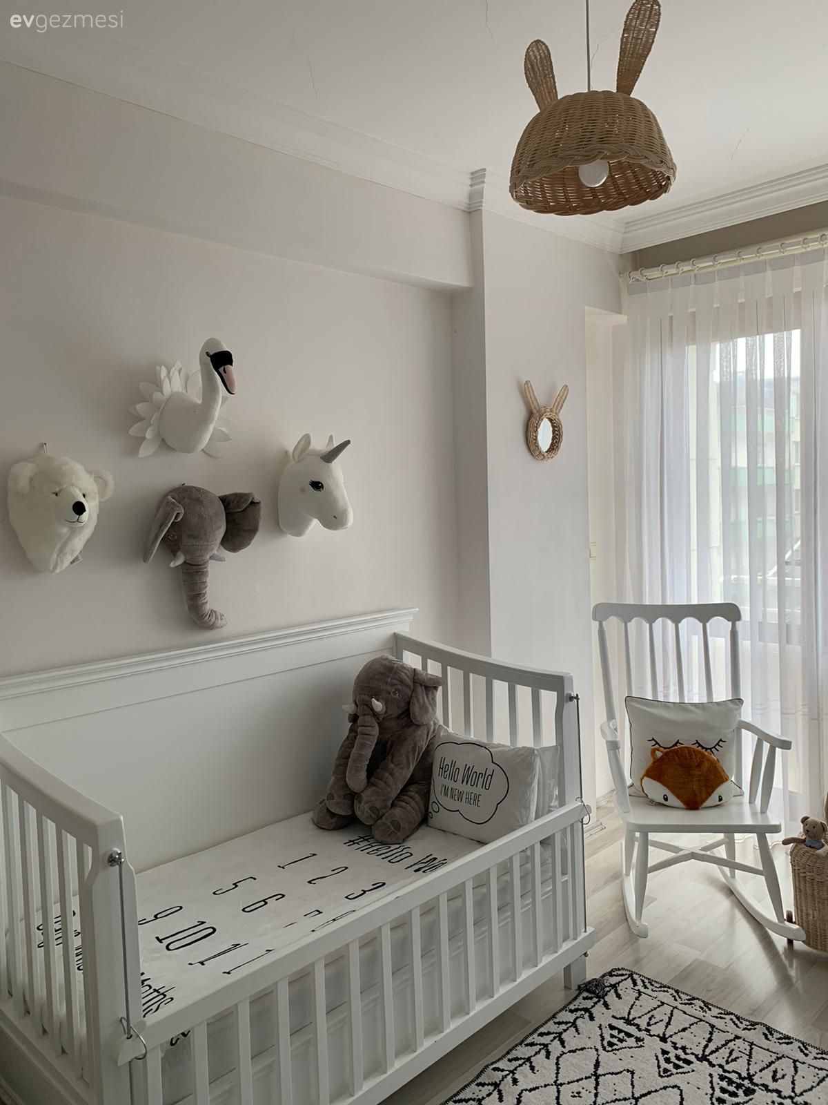 Çocuk Odası, Beyaz, Sandalye, Çocuk odası duvar dekorasyonu, Tül perde, Perde, Halı, Çocuk odası halısı, Çocuk odası aydınlatması