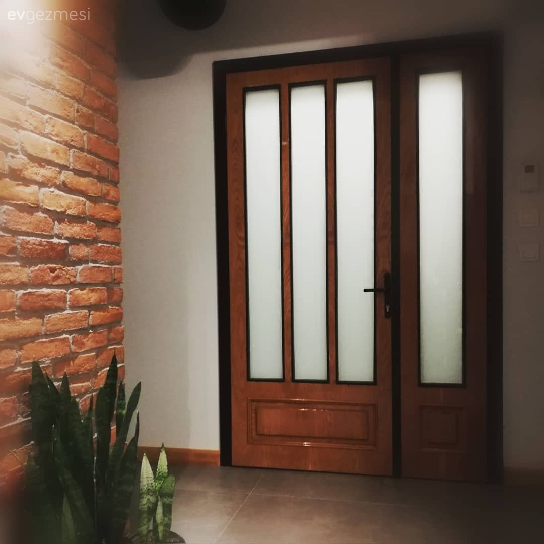 Dubleks evler, Taş duvar, Duvar dekorasyonu, Ev bitkisi, Kapı 