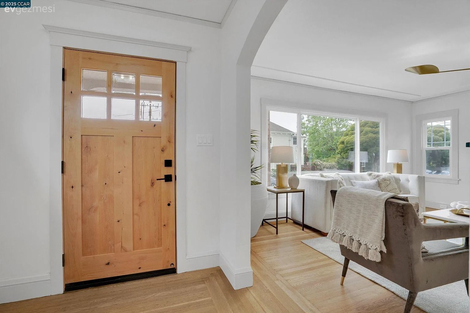 Tek Katlı Gibi Görünen 102 M2'lik Bu Ev Aslında Üç Kat