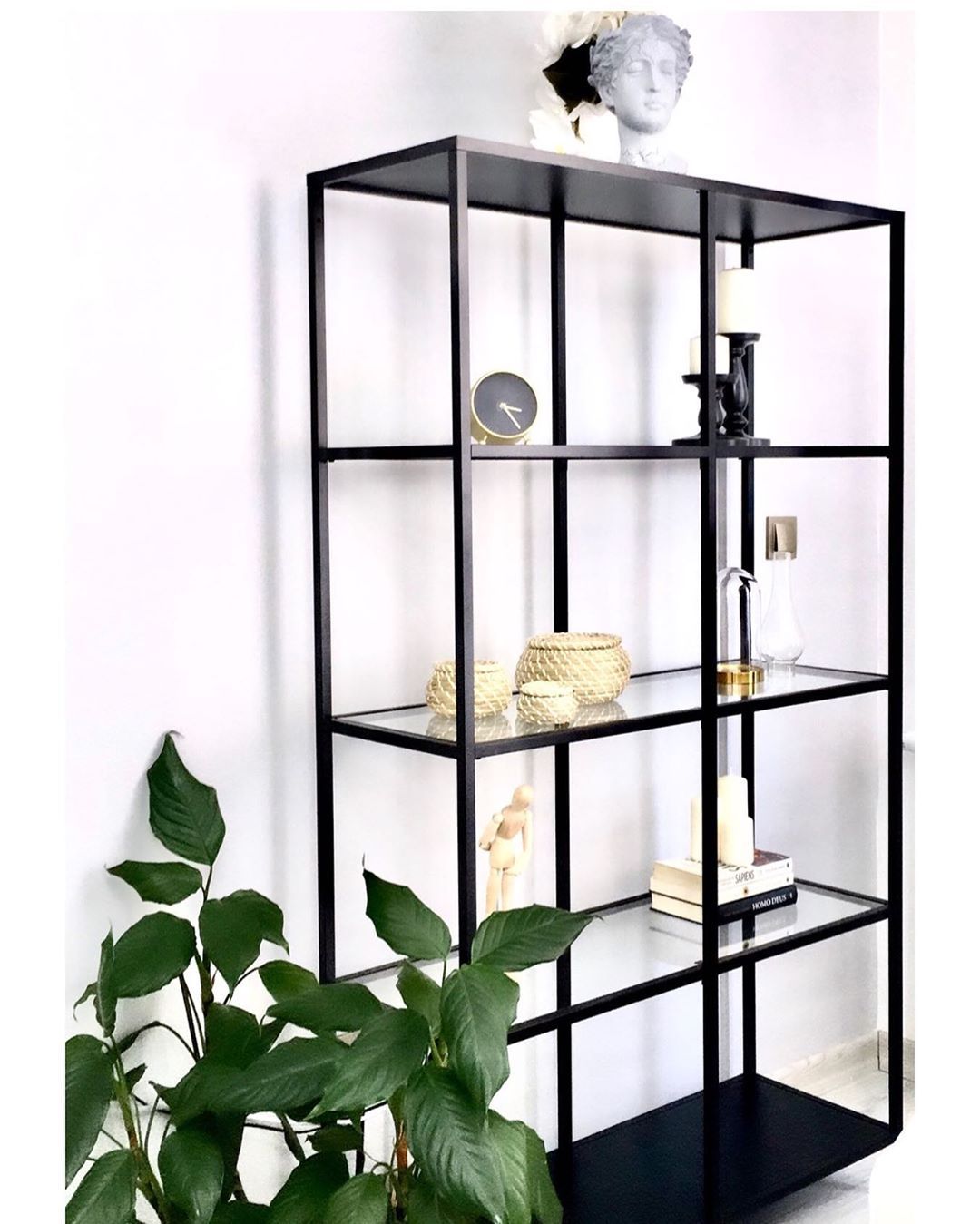 Kitaplık, Siyah, Kitaplık dekoratif objeleri, Ev Aksesuar, Ev bitkisi, Dekoratif Objeler
