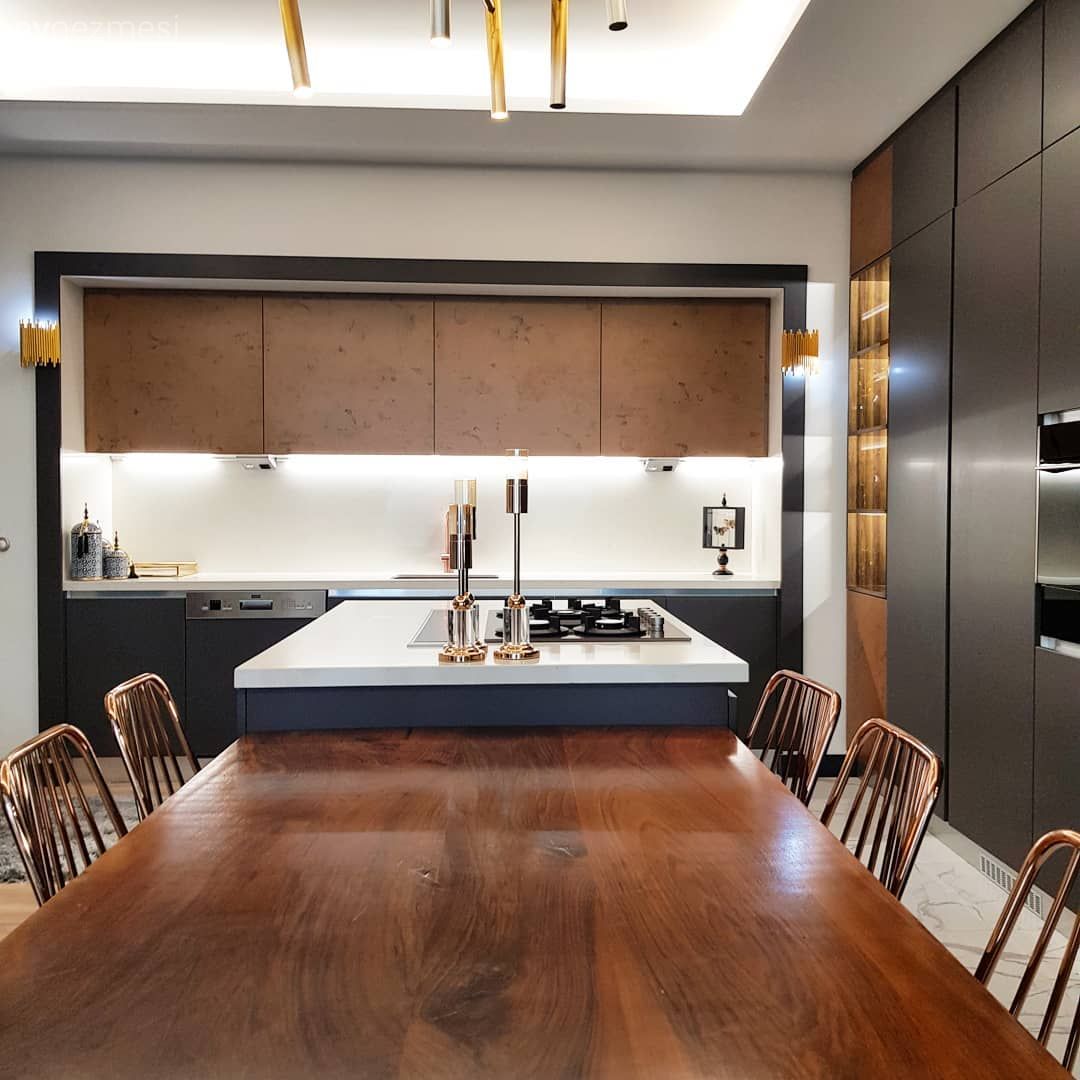 Mutfak, Büyük mutfak, Modern mutfak, Antrasit  , Kahverengi, Bronz mobilya, Altın, Ada mutfak, U-tipi adalı mutfak, Mutfak Avize Modelleri, Sandalye, Mutfak masası, Vazo, Ev Aksesuar, Çiçekler, Mutfak tezgahı, Mutfak tezgah arası, Ankastre, Kulpsuz mutfak dolabı, Siyah