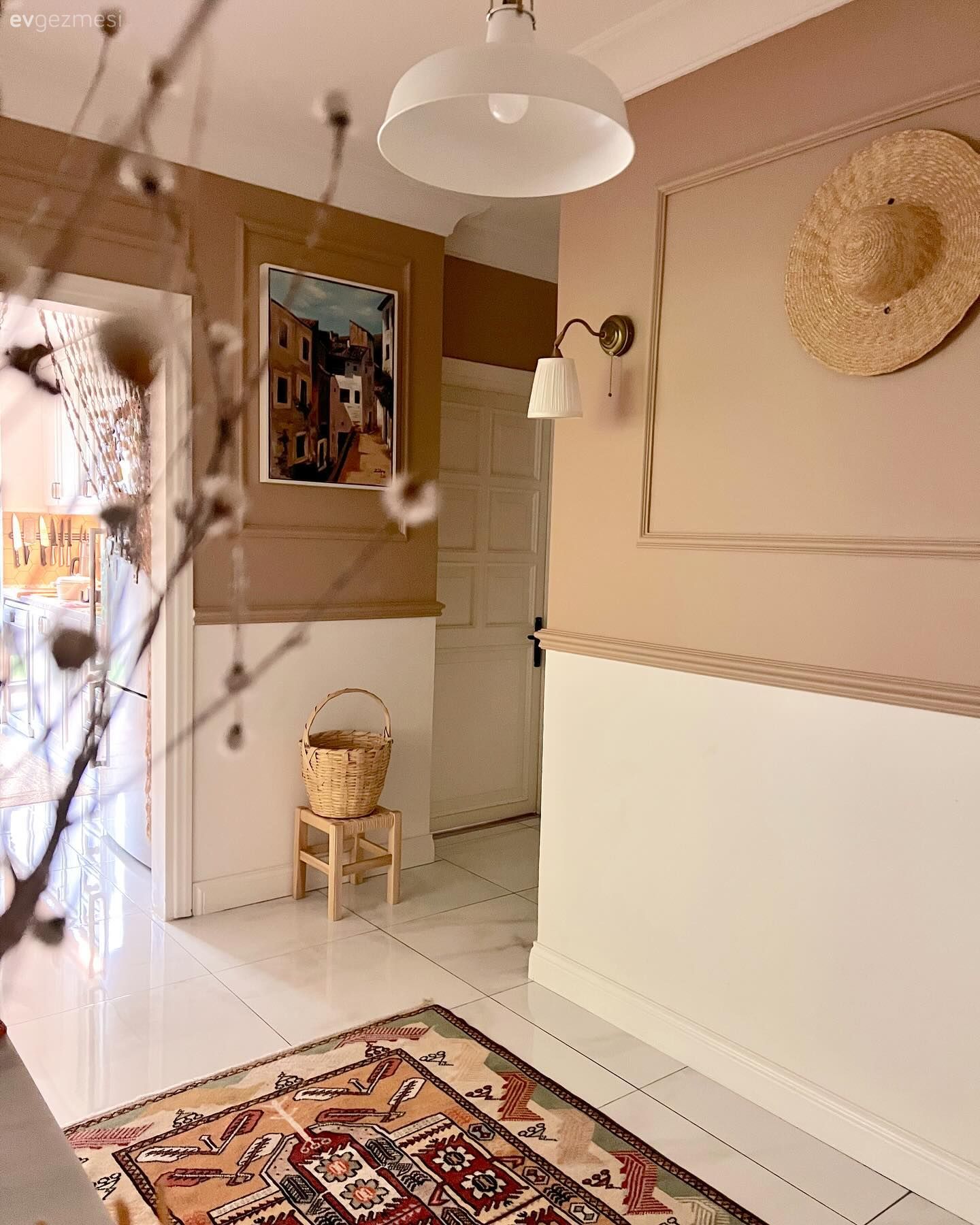 Büyük Parçalar Modern, Detaylar Bohem: Sıcacık Bir Salon Turu!