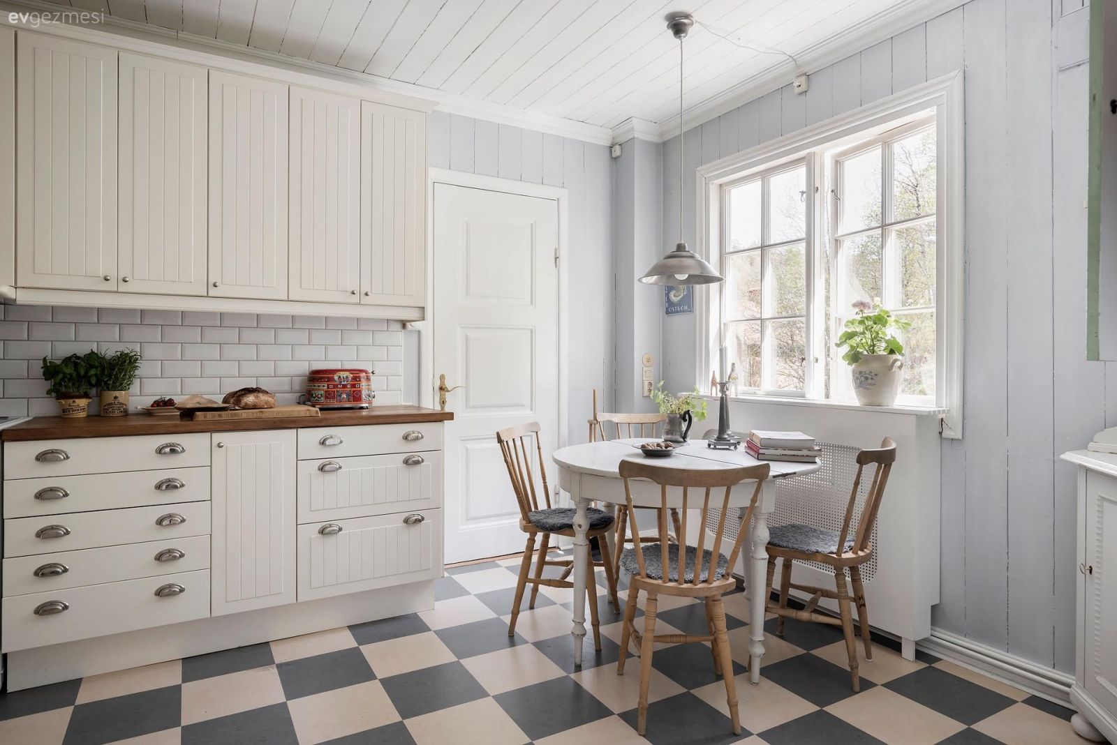 Kalorifer Peteklerini Gizlemek İsteyenlere 12 Harika Fikir