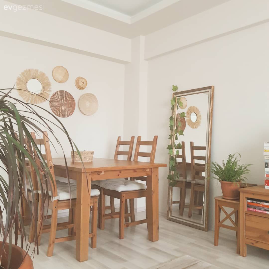 Sandalye, Yemek masası, Yemek Odası, Ahşap Mobilya, Duvar dekorasyonu, Hasır, Boy aynası, Ayna, Ev bitkisi