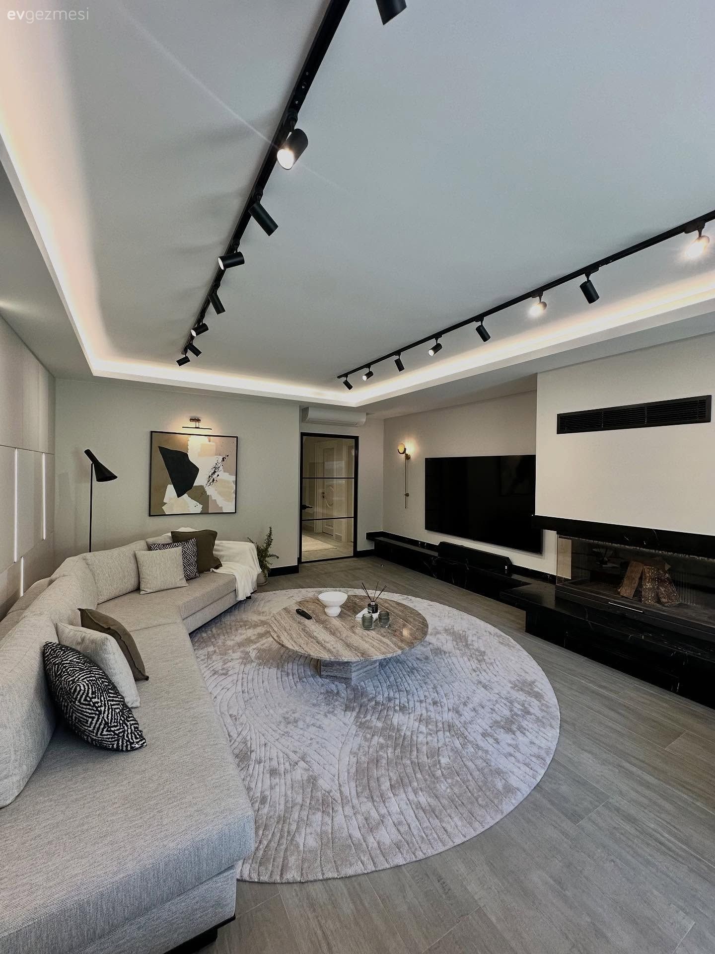 Modern Bileşenler Bu Evin Şıklık Formülünü Oluşturmuş