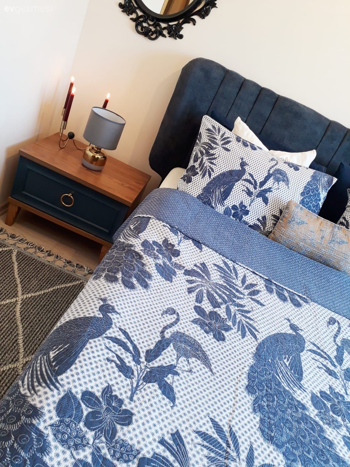 Yatak Odası, Yatak örtüsü, Mavi, Beyaz, Komodin