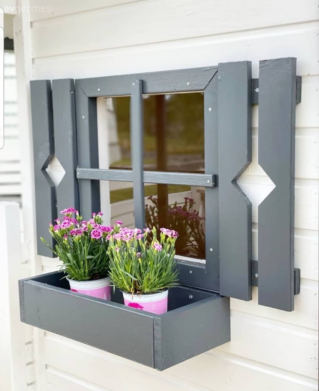 Bostanından Oyun Evine Kadar Her Şeyi Düşünülmüş Bir Villa