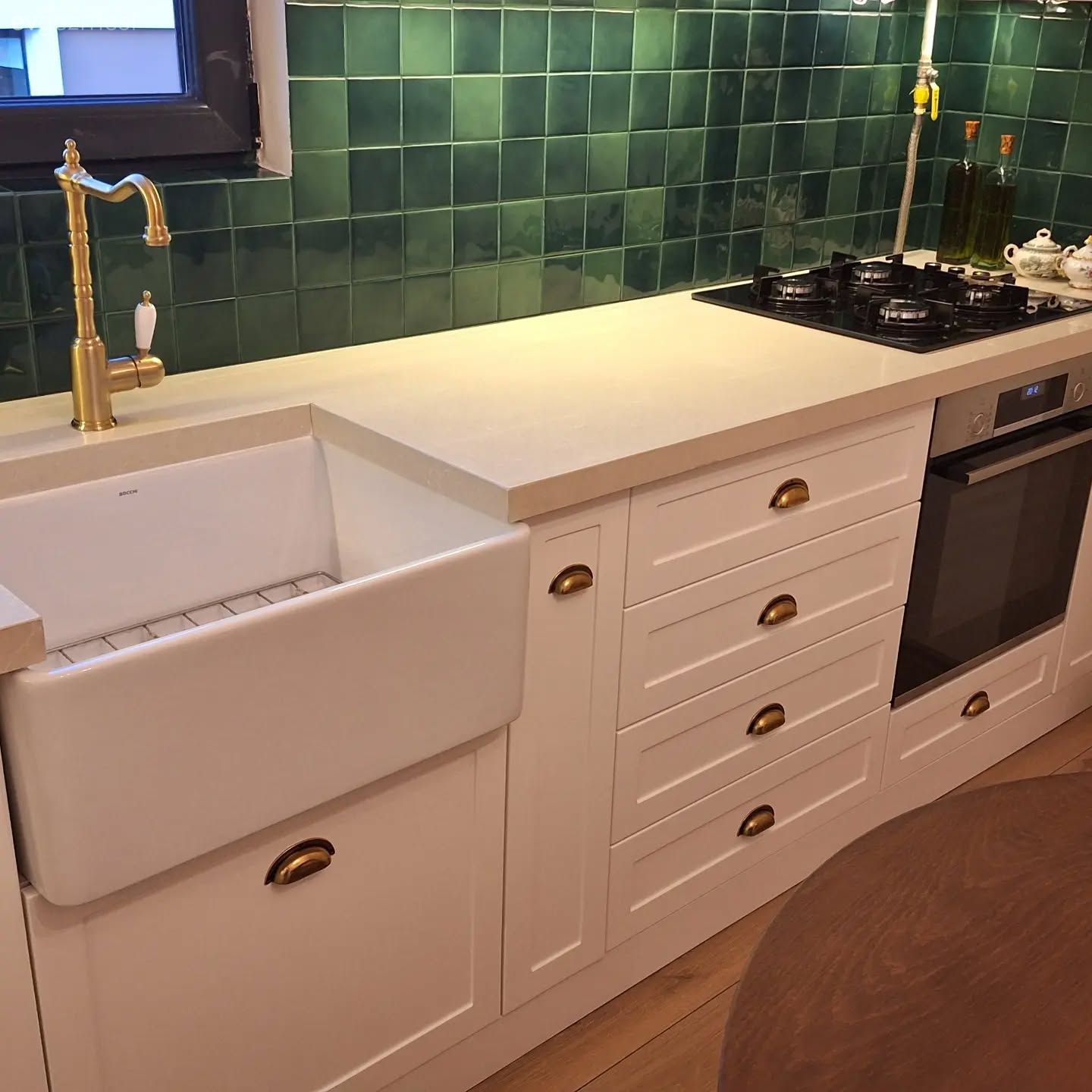 Yeşil Seramikler Bu Mutfağın  Enerjisinde Çok Etkili